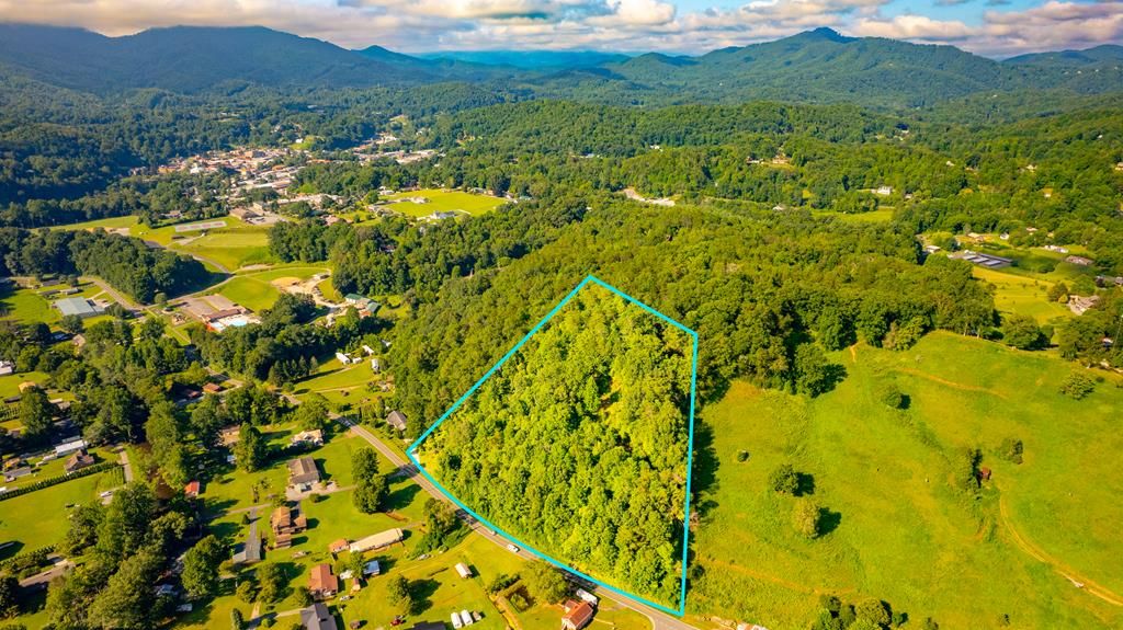Photo of 555 West Deep Creek, Bryson City, NC 28713 (MLS # 26031331)