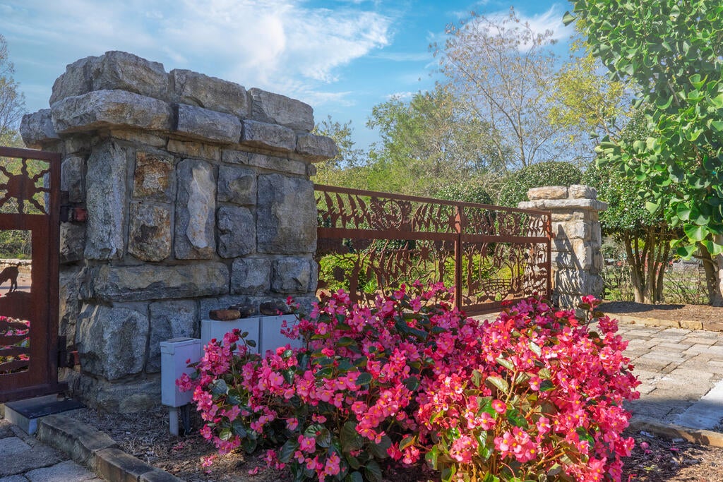 534 Porter Creek