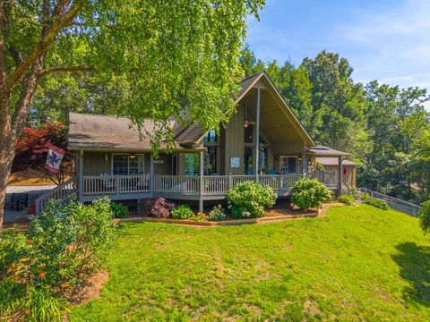 Photo of 323 Berry Mountain Rd, Sylva, NC 28779 (MLS # 26047519)