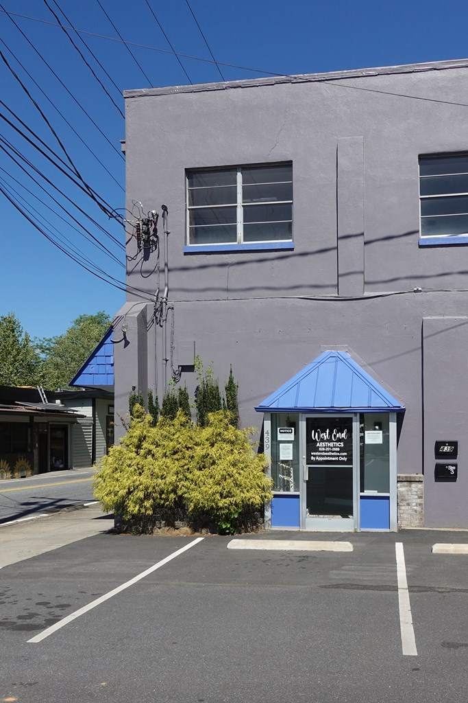 439 West Main St