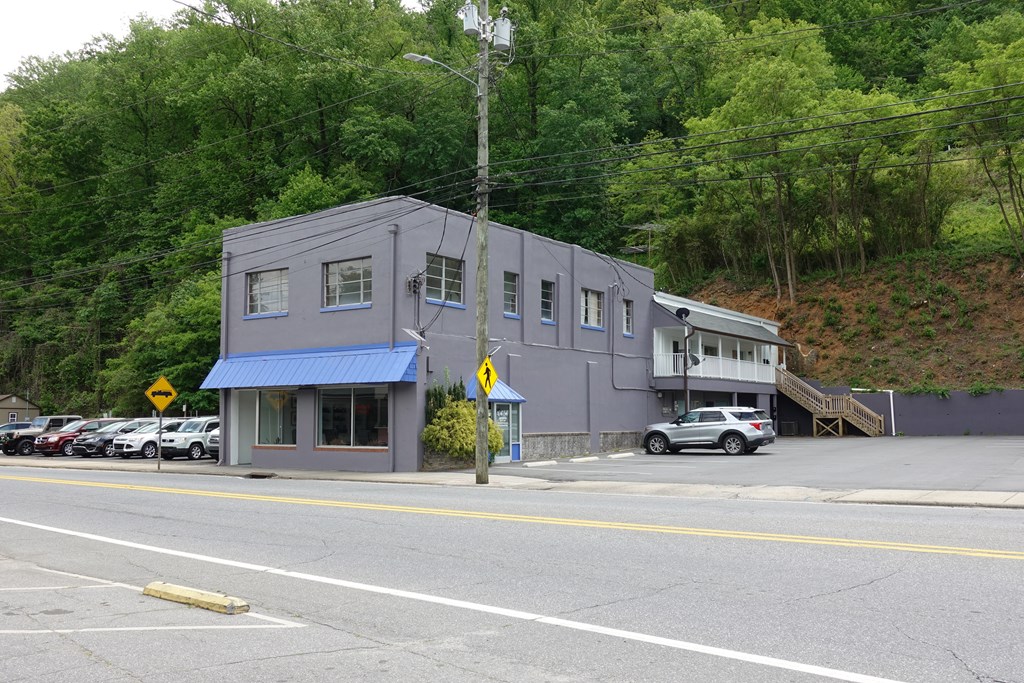 439 West Main St