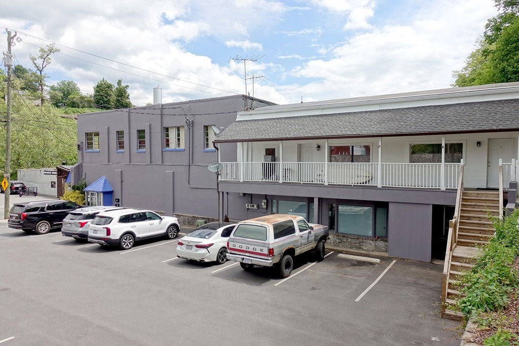 439 West Main St