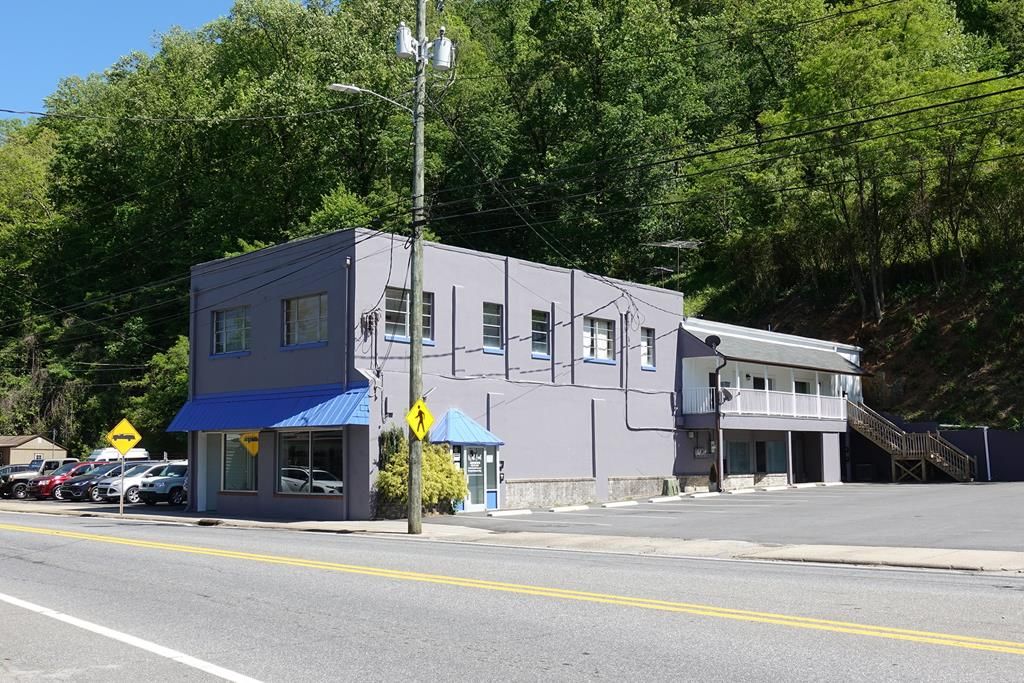 Photo of 439 West Main St, Sylva, NC 28779 (MLS # 26047116)