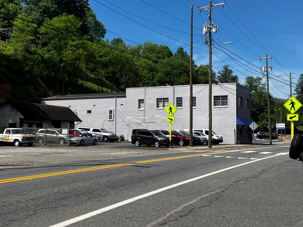 439 West Main St
