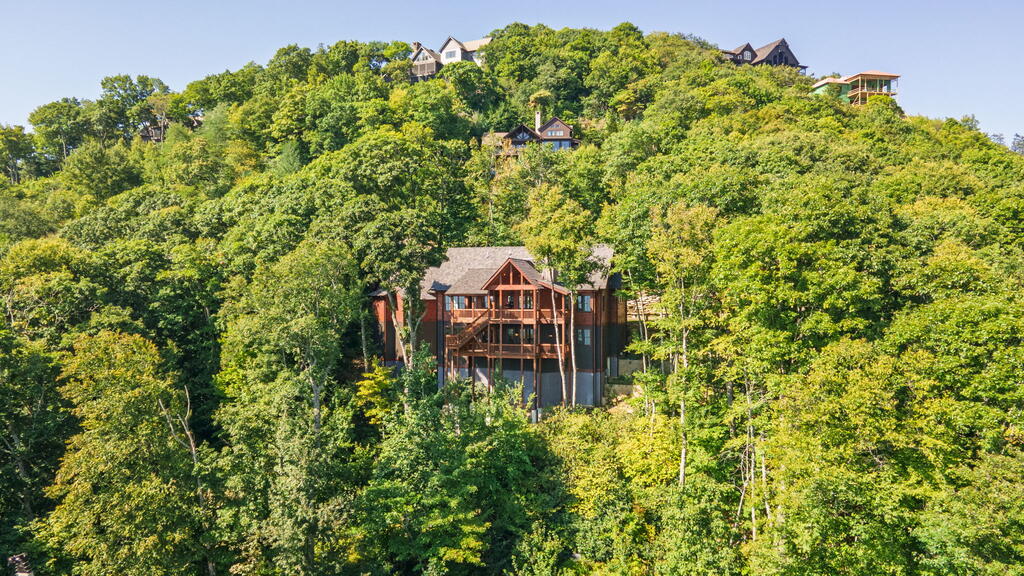 Photo of 523 Broadview Drive, Highlands, NC 28741 (MLS # 26048414)
