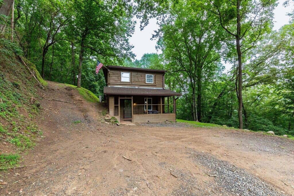 Photo of 210 Sunset Farms Rd, Whittier, NC 28789 (MLS # 26048163)