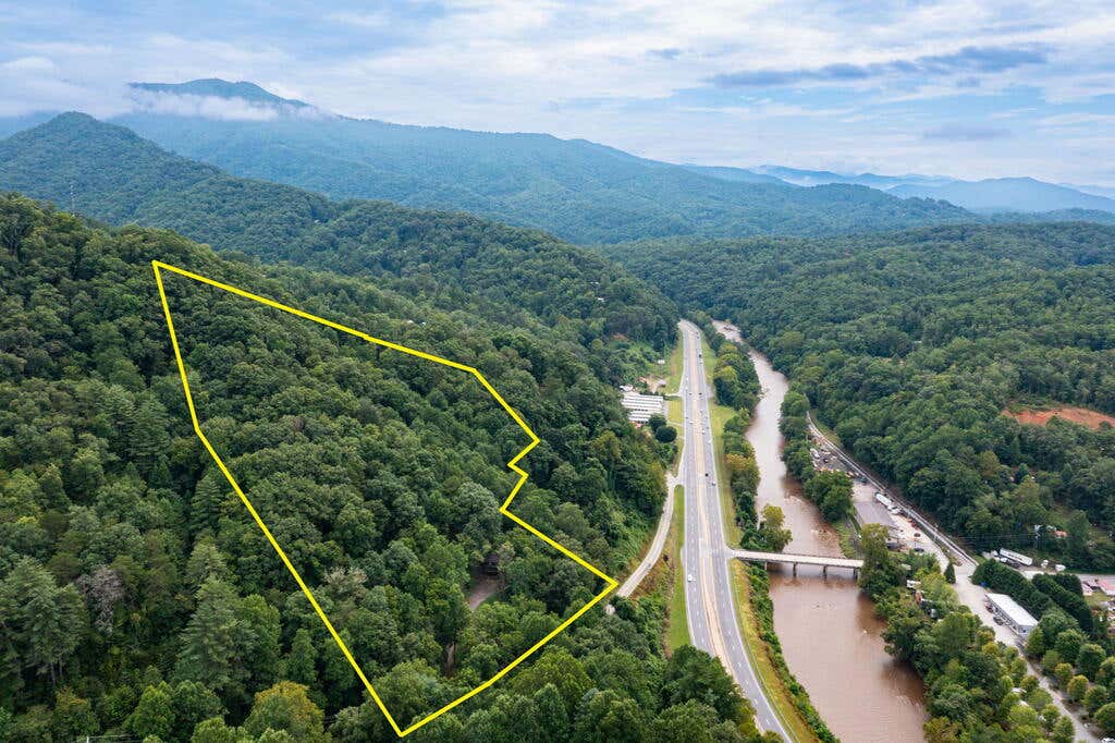 Photo of 210 Sunset Farms Rd, Whittier, NC 28789 (MLS # 26048163)