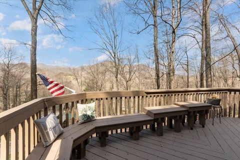 Photo of 46 Hummingbird Dr, Maggie Valley, NC 28751 (MLS # 26046667)