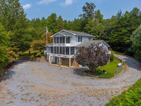 Photo of 273 Pressley Circle Rd, Franklin, NC 28734 (MLS # 26045344)