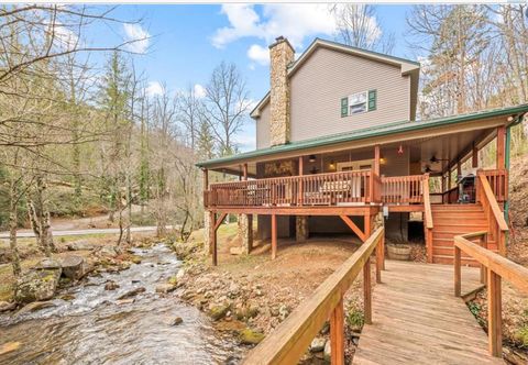 Photo of 3975 Mountain Creek Rd, Robbinsville (Graham), NC 28771 (MLS # 26042258)