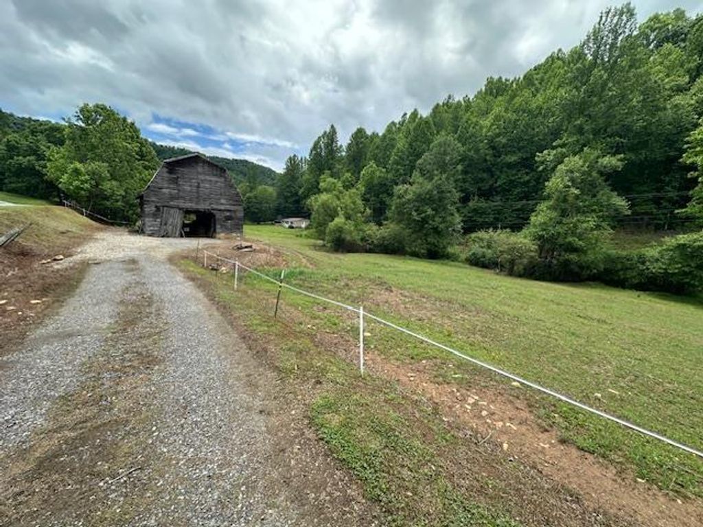 Photo of 00 Camp Creek Rd, Whittier, NC 28789 (MLS # 26047386)