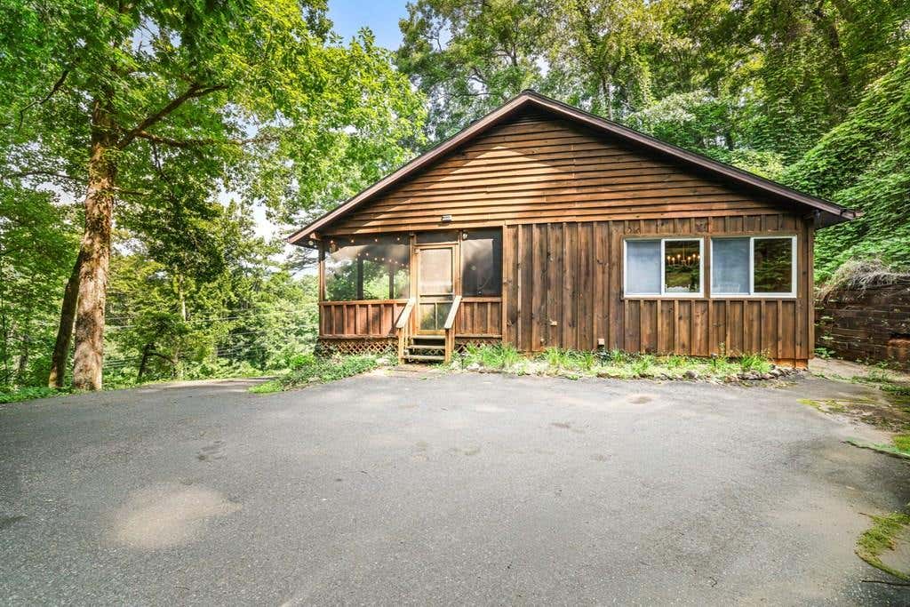 Photo of 237 Biltmore Circle, Bryson City, NC 28713 (MLS # 26047788)