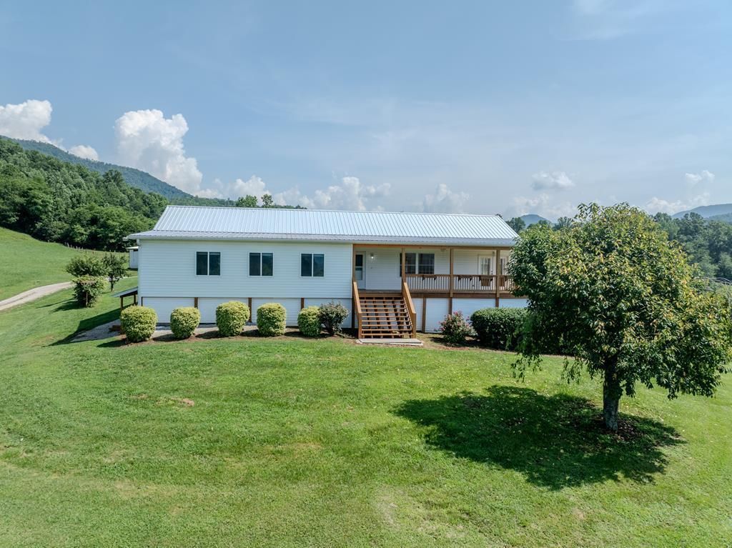 Photo of 1703 West Deep Creek Road, Bryson City, NC 28713 (MLS # 26041456)