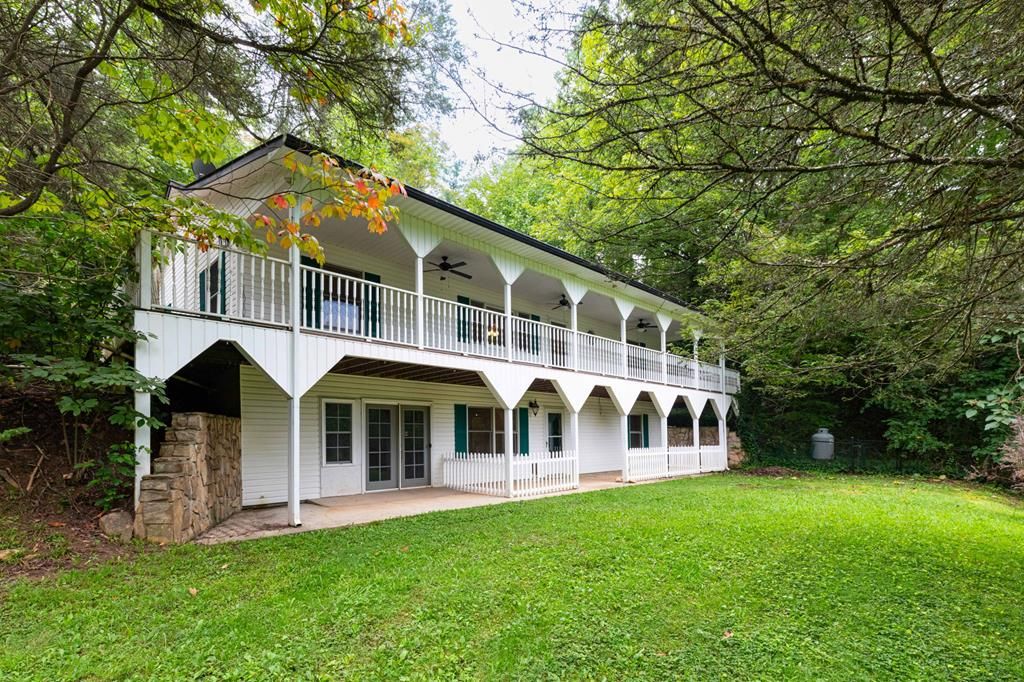 Photo of 154 Mccracken Road, Bryson City, NC 28713 (MLS # 26041934)