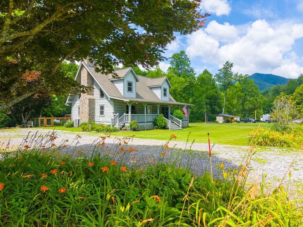 Photo of 538 E Fork, Sylva, NC 28779 (MLS # 26047610)