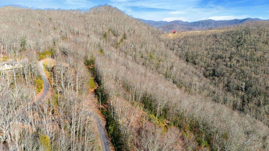 Photo of LT 22,23 Crisscross Lane, Canada, NC 28783 (MLS # 26042929)