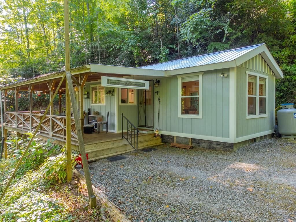 Photo of 283 Briggs Cove Road, Robbinsville (Graham), NC 28771 (MLS # 26041757)