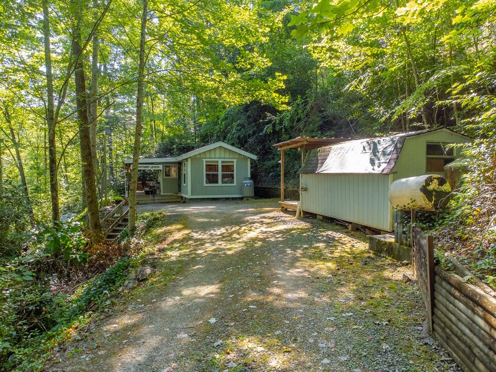 Photo of 283 Briggs Cove Road, Robbinsville (Graham), NC 28771 (MLS # 26041757)