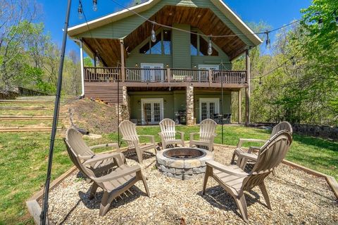 Photo of 576 Grizzly Ridge, Bryson City, NC 28713 (MLS # 26047056)
