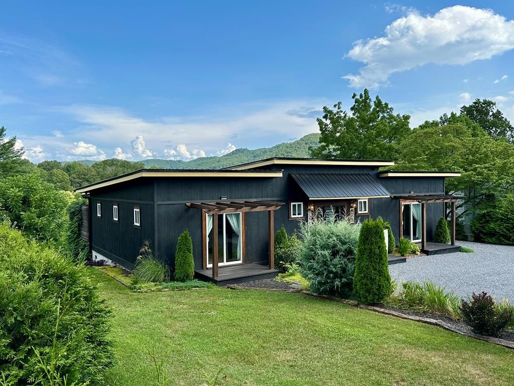Photo of 1389 Webster Rd, Sylva, NC 28779 (MLS # 26041652)