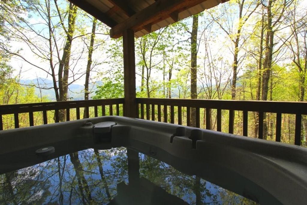 Photo of 269 Fernwood Dr, Bryson City, NC 28713 (MLS # 26042393)