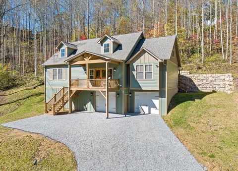 Photo of 85 Garnet Spring Lane, Waynesville, NC 28785 (MLS # 26042491)