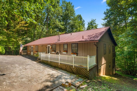 Photo of 790 Woodland Heights, Franklin, NC 28734 (MLS # 26048365)