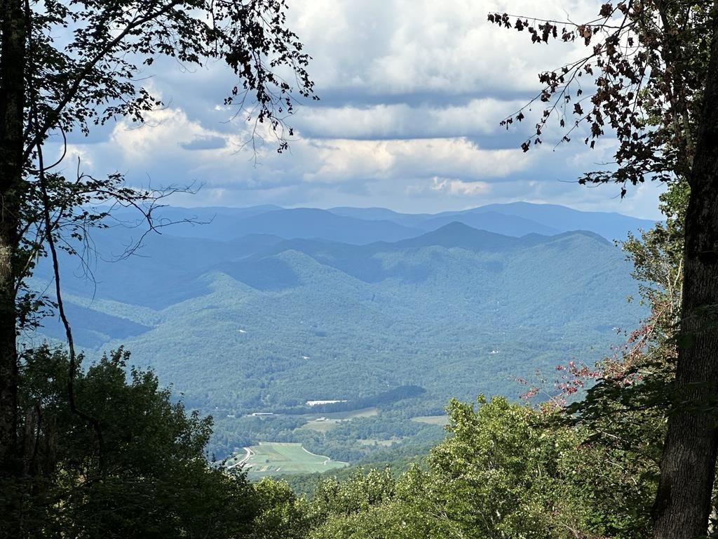 Photo of Lot 70 Falls View Drive, Bryson City, NC 28713 (MLS # 26037810)