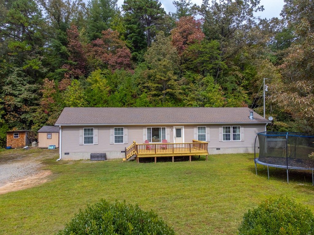 Photo of 179 Freshwater Ridge Rd, Whittier, NC 28789 (MLS # 26042395)
