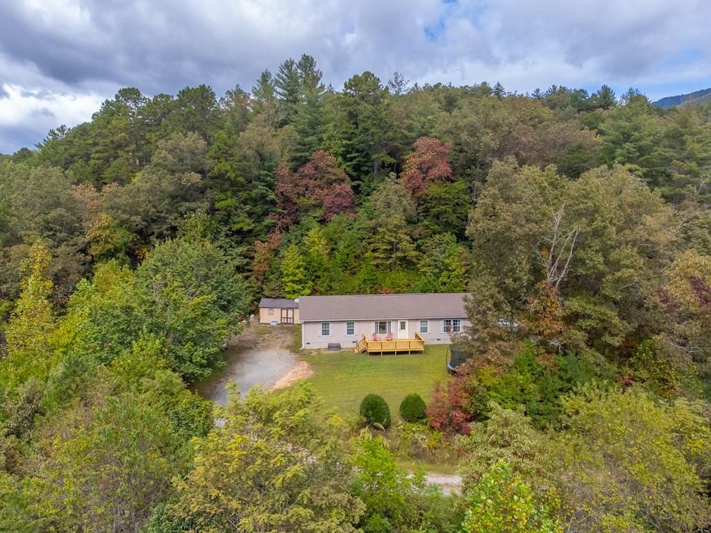 Photo of 179 Freshwater Ridge Rd, Whittier, NC 28789 (MLS # 26042395)