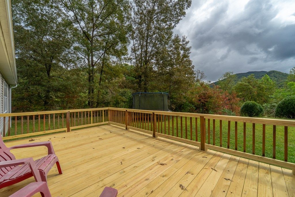 Photo of 179 Freshwater Ridge Rd, Whittier, NC 28789 (MLS # 26042395)