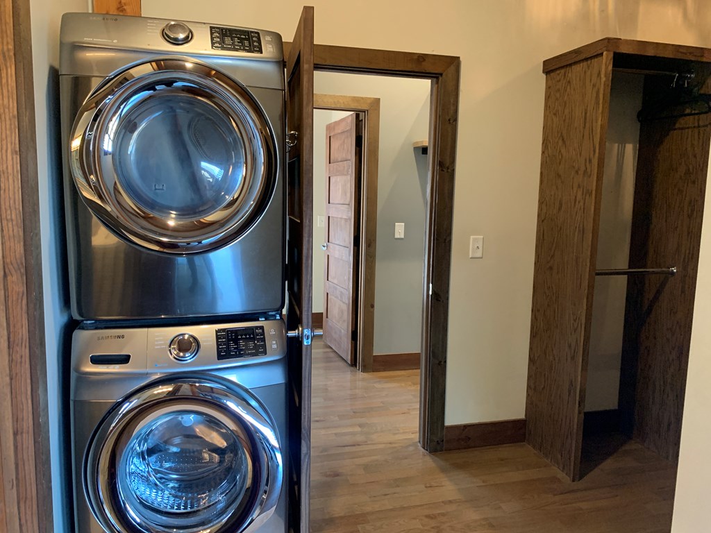 Bryson City, North Carolina 28713, United States, 3 Bedrooms Bedrooms, ,3 BathroomsBathrooms,Residential,Pending,103301