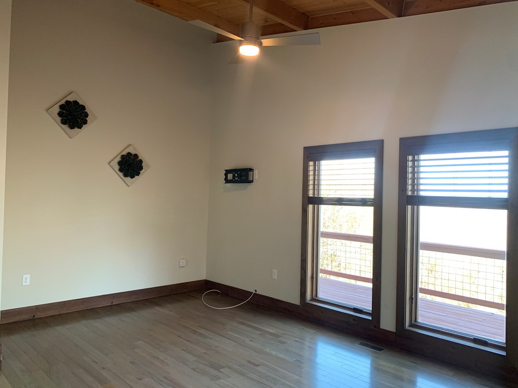 Bryson City, North Carolina 28713, United States, 3 Bedrooms Bedrooms, ,3 BathroomsBathrooms,Residential,Pending,103301