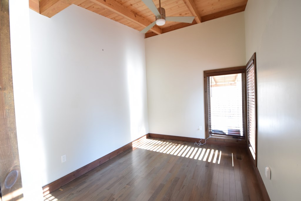 Bryson City, North Carolina 28713, United States, 3 Bedrooms Bedrooms, ,3 BathroomsBathrooms,Residential,Pending,103301