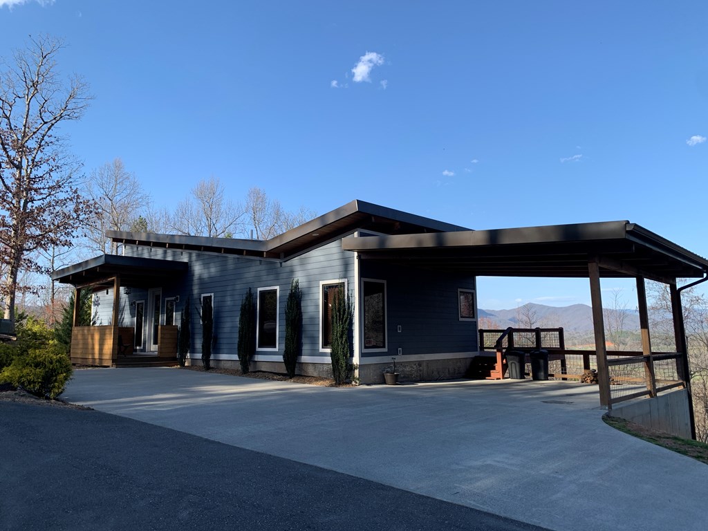 Bryson City, North Carolina 28713, United States, 3 Bedrooms Bedrooms, ,3 BathroomsBathrooms,Residential,Pending,103301