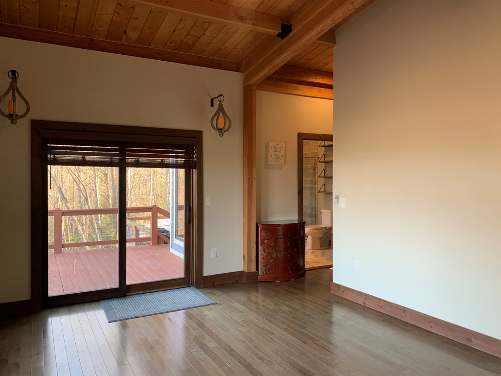 Bryson City, North Carolina 28713, United States, 3 Bedrooms Bedrooms, ,3 BathroomsBathrooms,Residential,Pending,103301