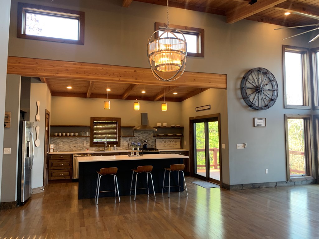 Bryson City, North Carolina 28713, United States, 3 Bedrooms Bedrooms, ,3 BathroomsBathrooms,Residential,Pending,103301