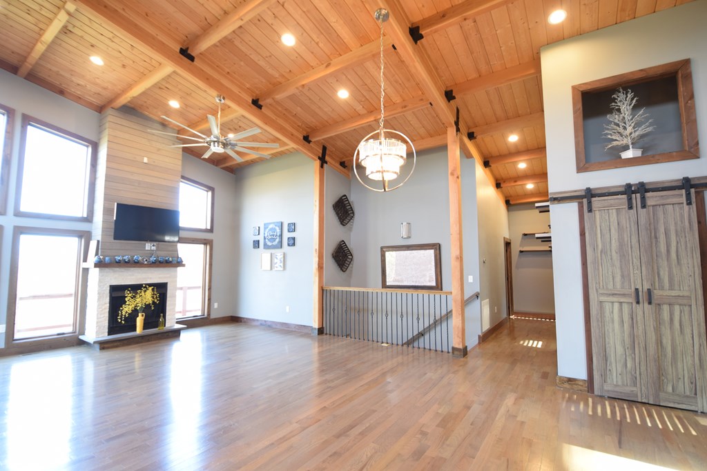 Bryson City, North Carolina 28713, United States, 3 Bedrooms Bedrooms, ,3 BathroomsBathrooms,Residential,Pending,103301