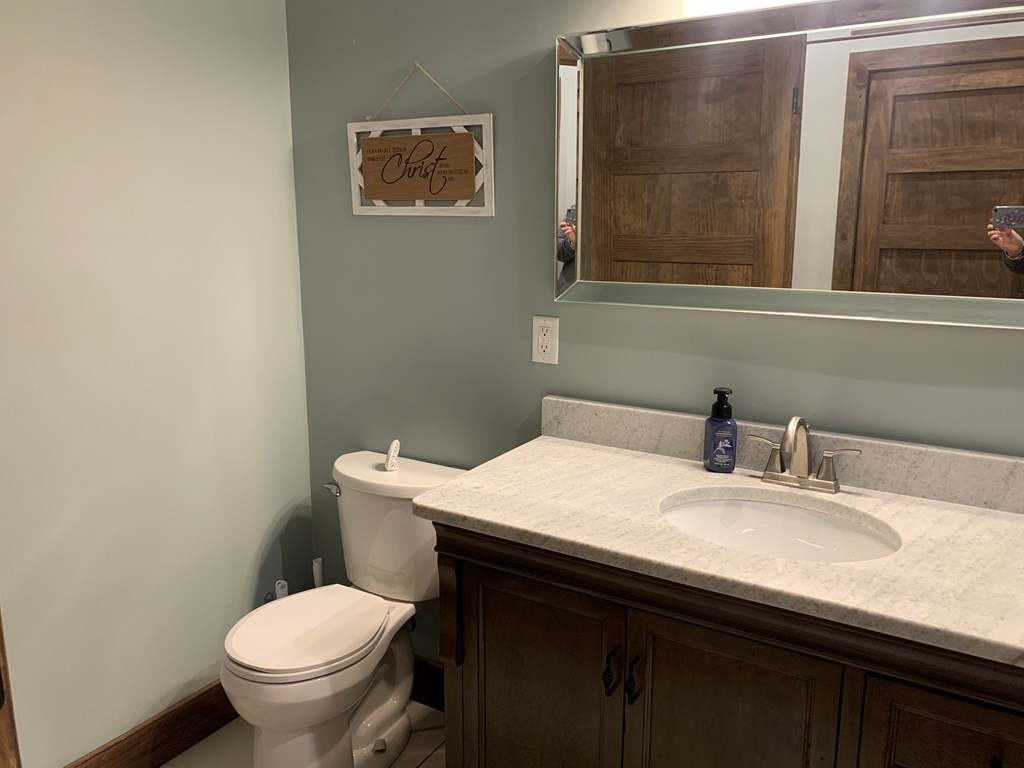 Bryson City, North Carolina 28713, United States, 3 Bedrooms Bedrooms, ,3 BathroomsBathrooms,Residential,Pending,103301