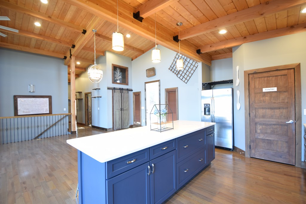 Bryson City, North Carolina 28713, United States, 3 Bedrooms Bedrooms, ,3 BathroomsBathrooms,Residential,Pending,103301