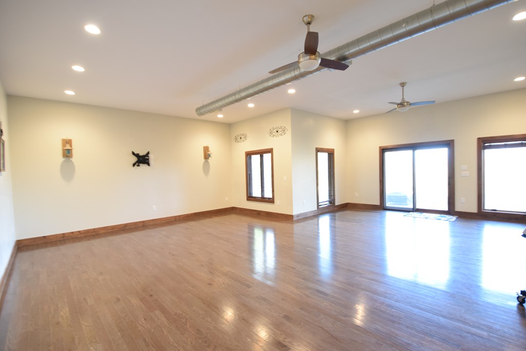 Bryson City, North Carolina 28713, United States, 3 Bedrooms Bedrooms, ,3 BathroomsBathrooms,Residential,Pending,103301