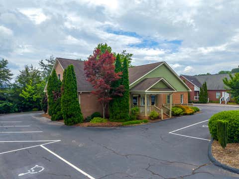 Photo of 144 Holly Springs Dr, Franklin, NC 28734 (MLS # 26047436)