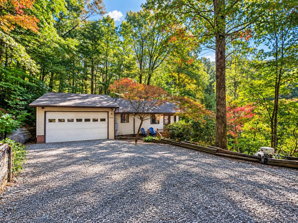 414 Bear Lake Circle