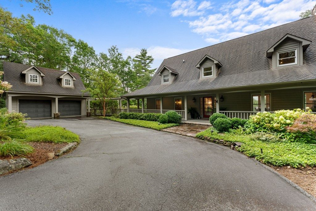Photo of 1031 W Rochester Drive, Cashiers, NC 28717 (MLS # 26042065)
