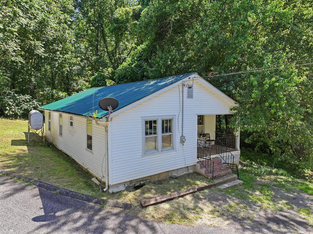 Photo of 24 Dawnview Drive, Whittier, NC 28789 (MLS # 26048309)