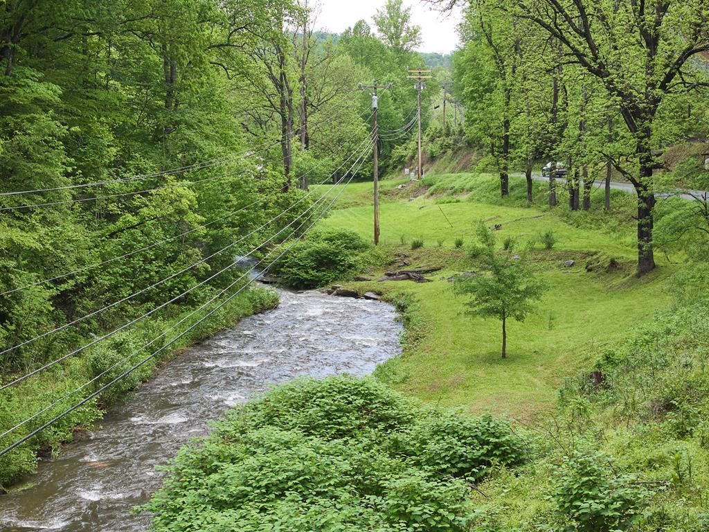 Photo of 210 Conleys Creek Rd, Whittier, NC 28789 (MLS # 26040919)