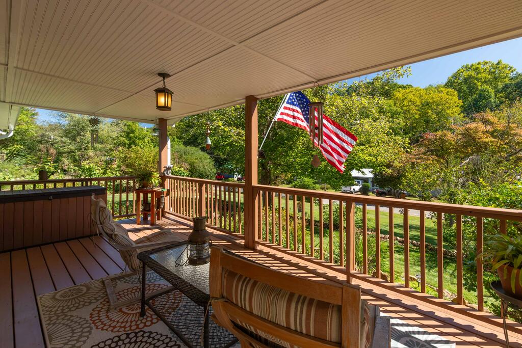 115 Rolling Hills Dr