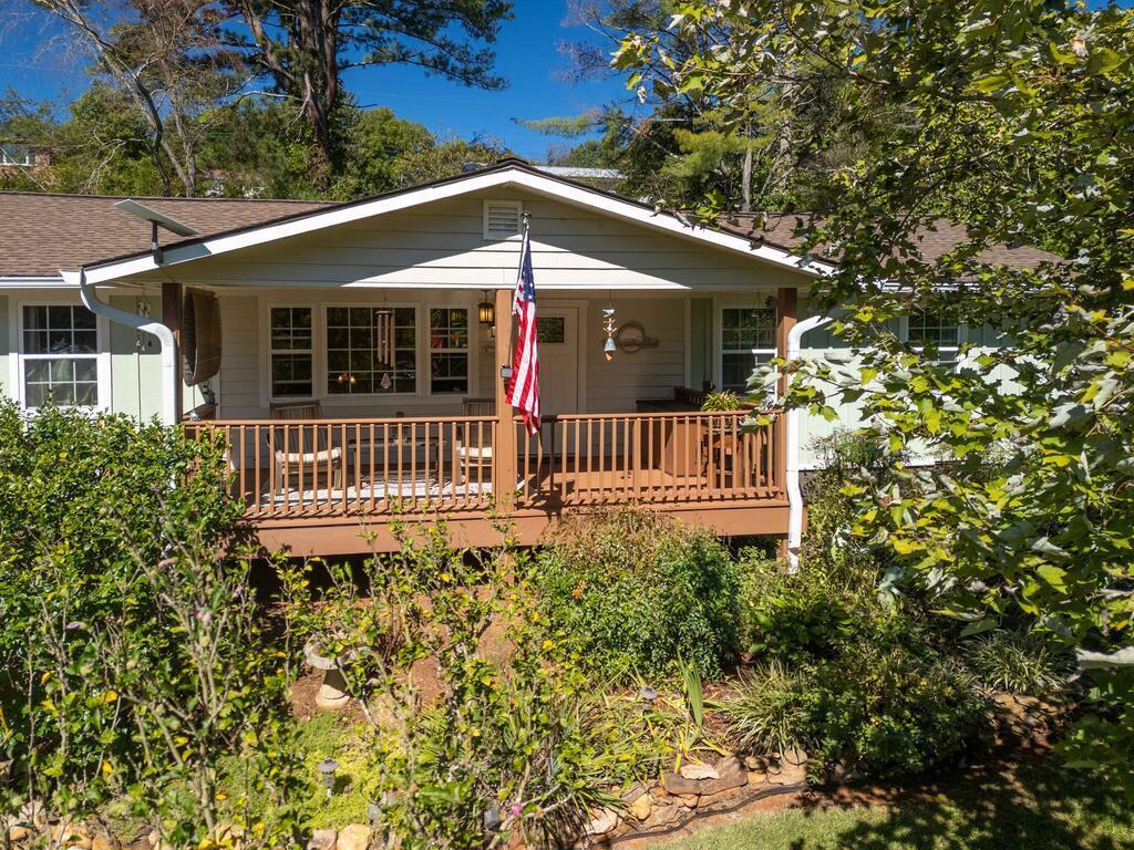 115 Rolling Hills Dr