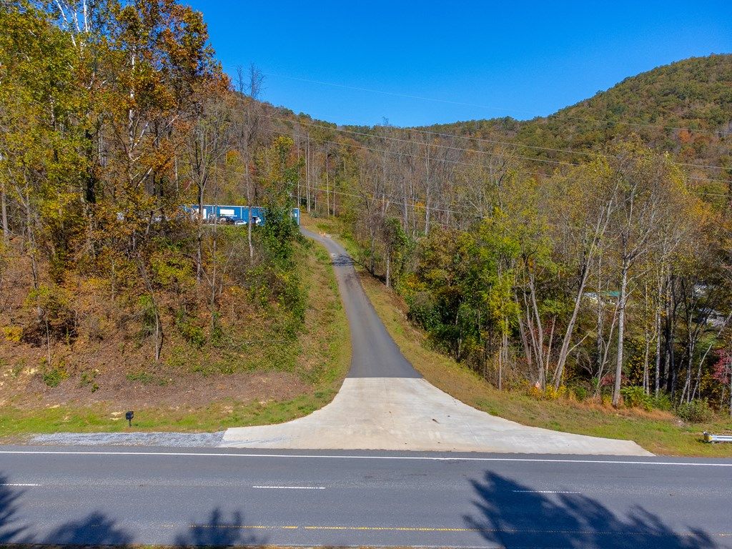 Photo of 6918 Us 441 Highway S, Sylva, NC 28779 (MLS # 26045444)