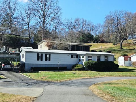 Photo of 44 Maple Drive, Franklin, NC 28734 (MLS # 26046720)